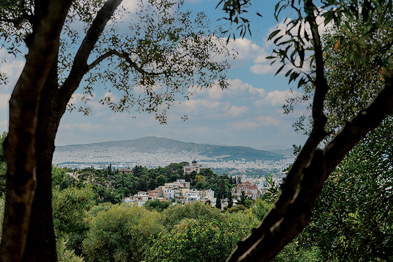 Walk with a Local: Athens Orientation Tour with Optional Acropolis Ticket